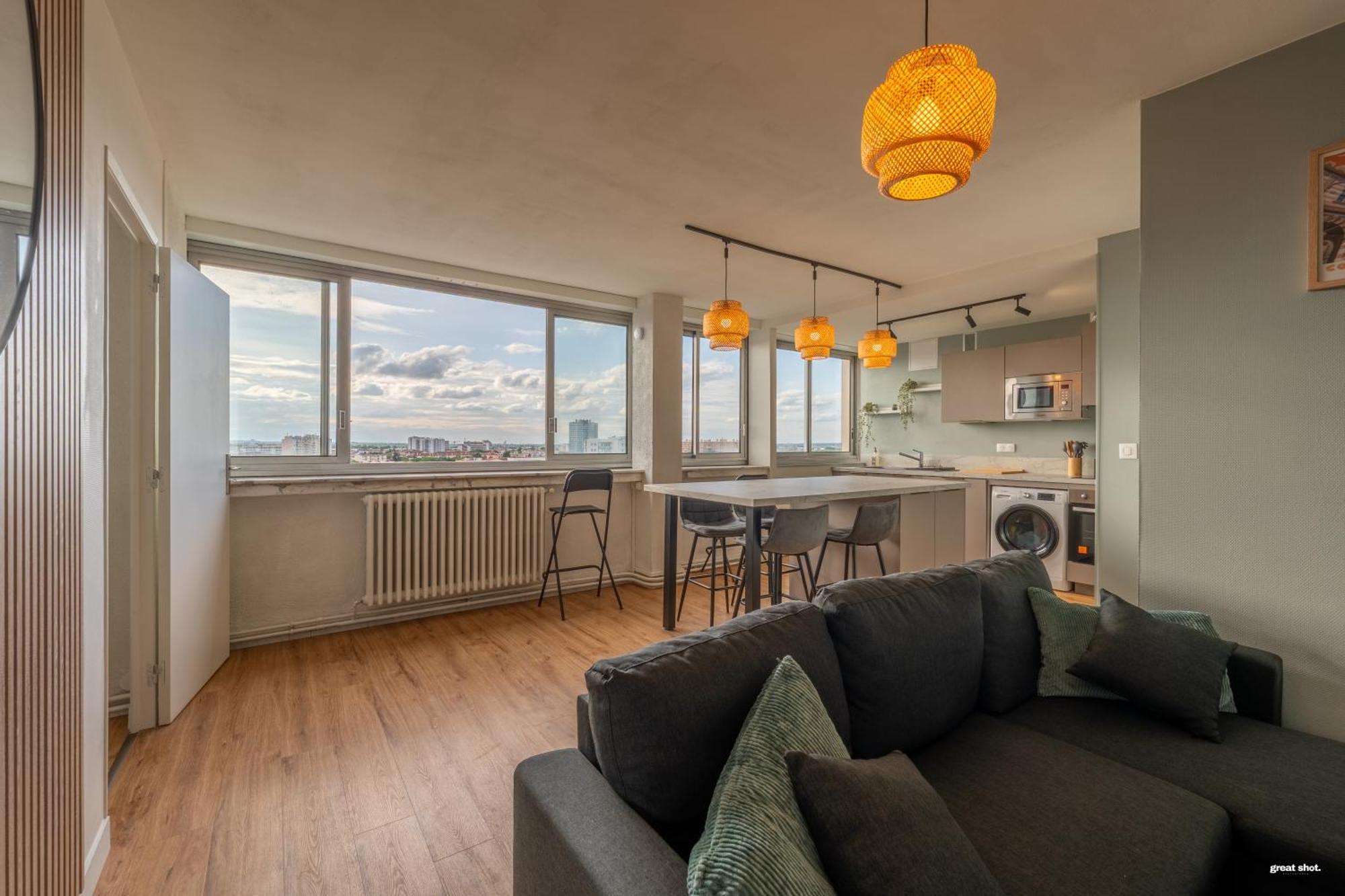 Appartement 3 Bedrooms Balcony Panoramic View - 10 Min Train Station & Metro