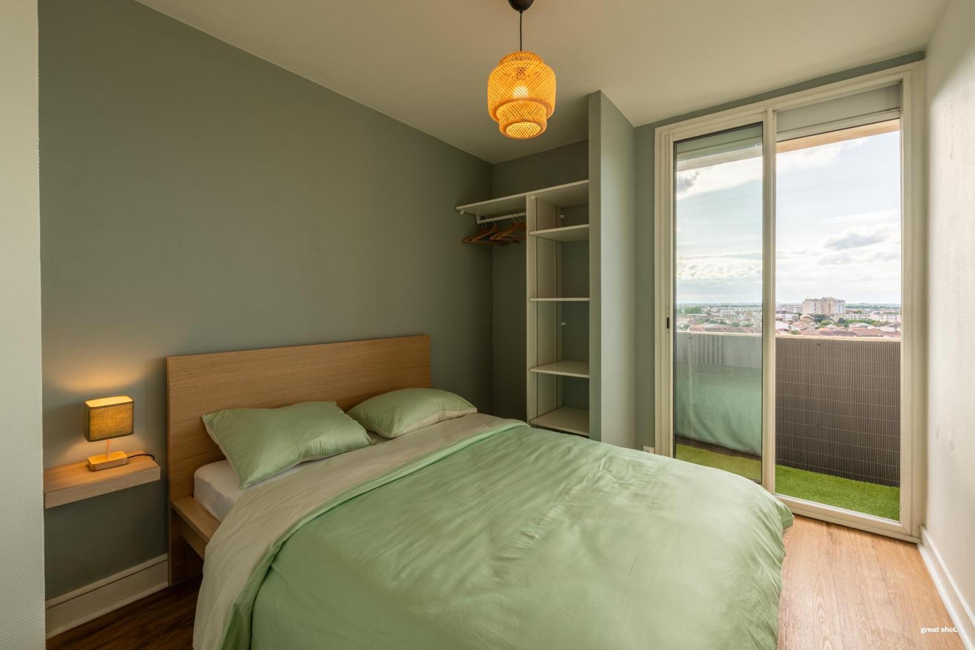 3 Bedrooms Balcony Panoramic View - 10 Min Train Station & Metro *