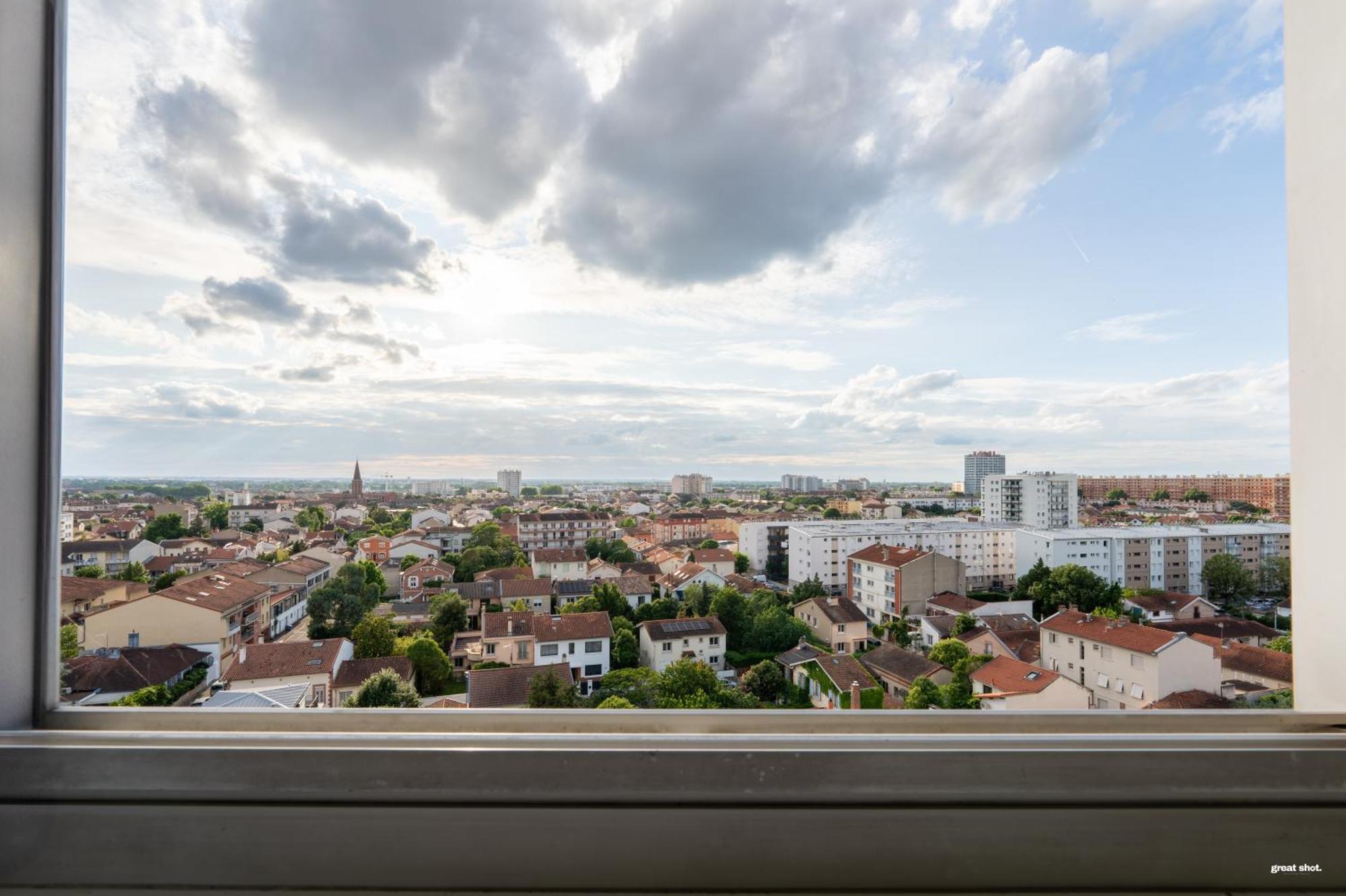 Appartement 3 Bedrooms Balcony Panoramic View - 10 Min Train Station & Metro