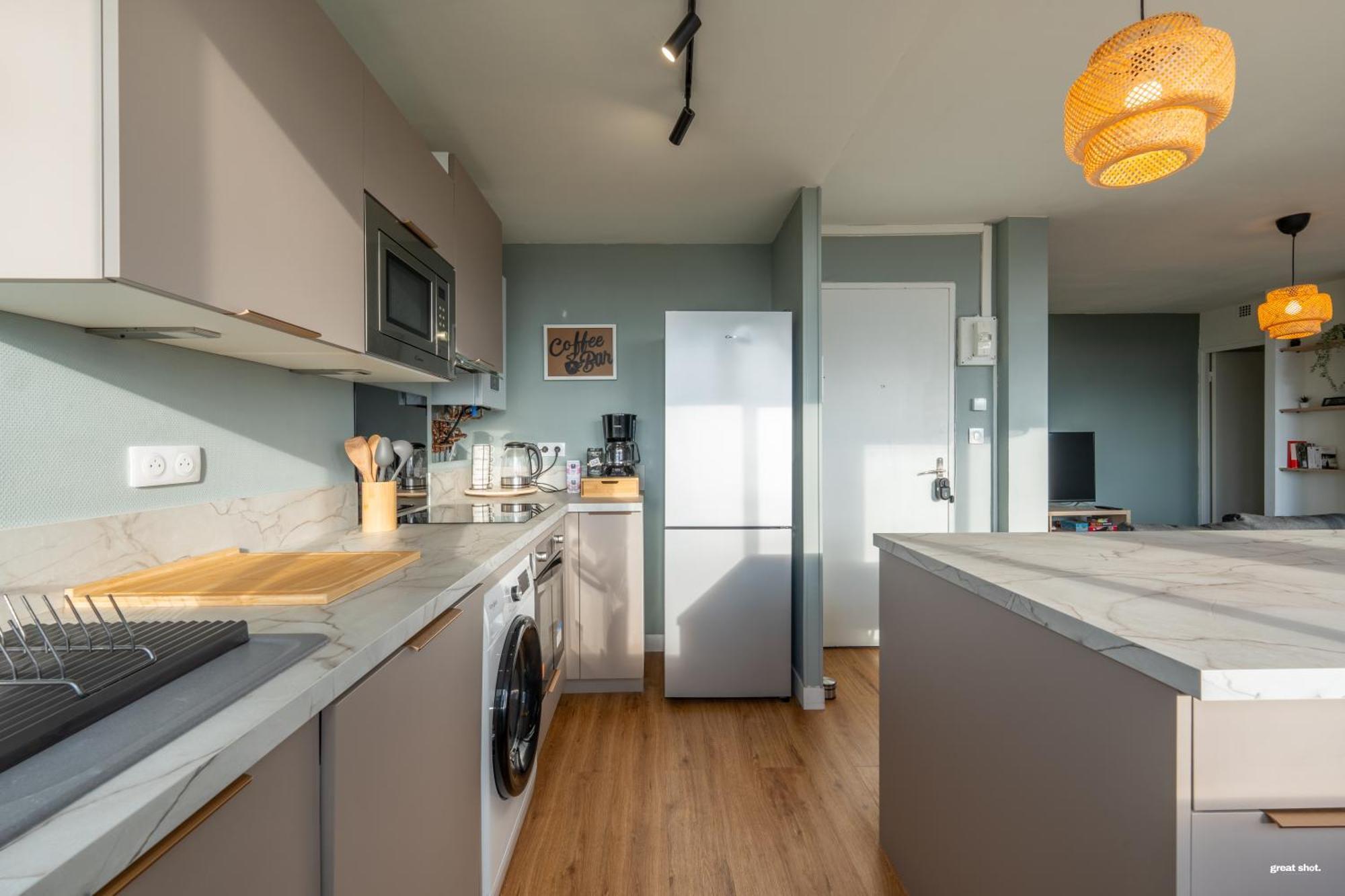 Appartement 3 Bedrooms Balcony Panoramic View - 10 Min Train Station & Metro *